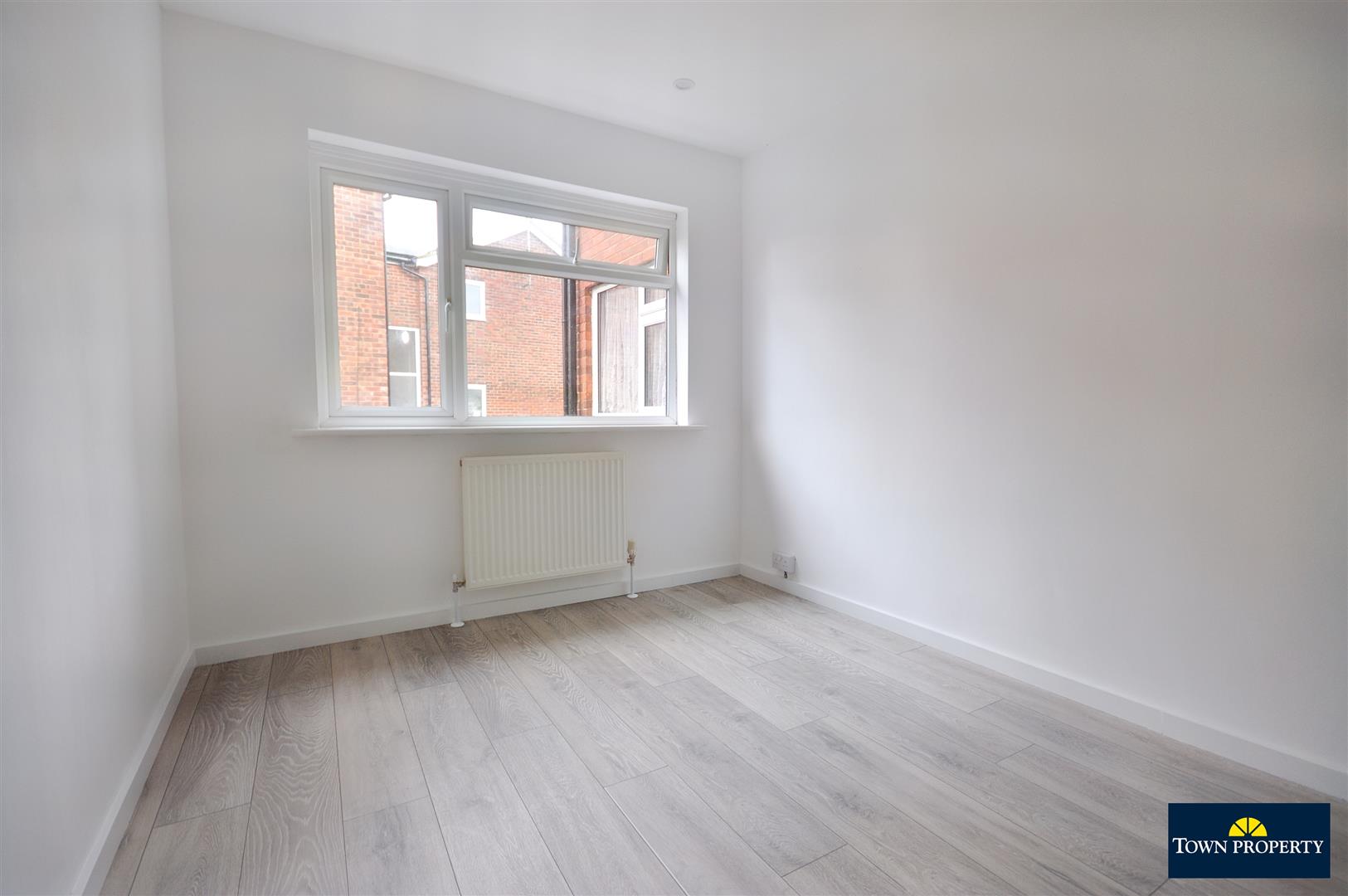 Property Details for Roselands Avenue Eastbourne BN22 8NR Town